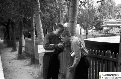 Прикрепленное изображение: Место для курения в 1967.jpg